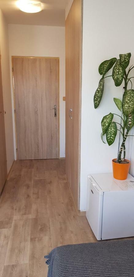 Penzion Mar Hradec Kralove Luaran gambar