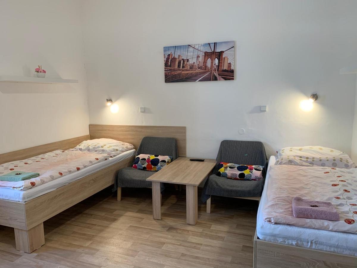 Penzion Mar Hradec Kralove Luaran gambar