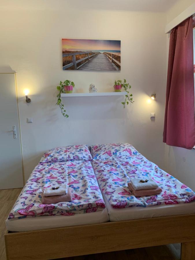 Penzion Mar Hradec Kralove Luaran gambar