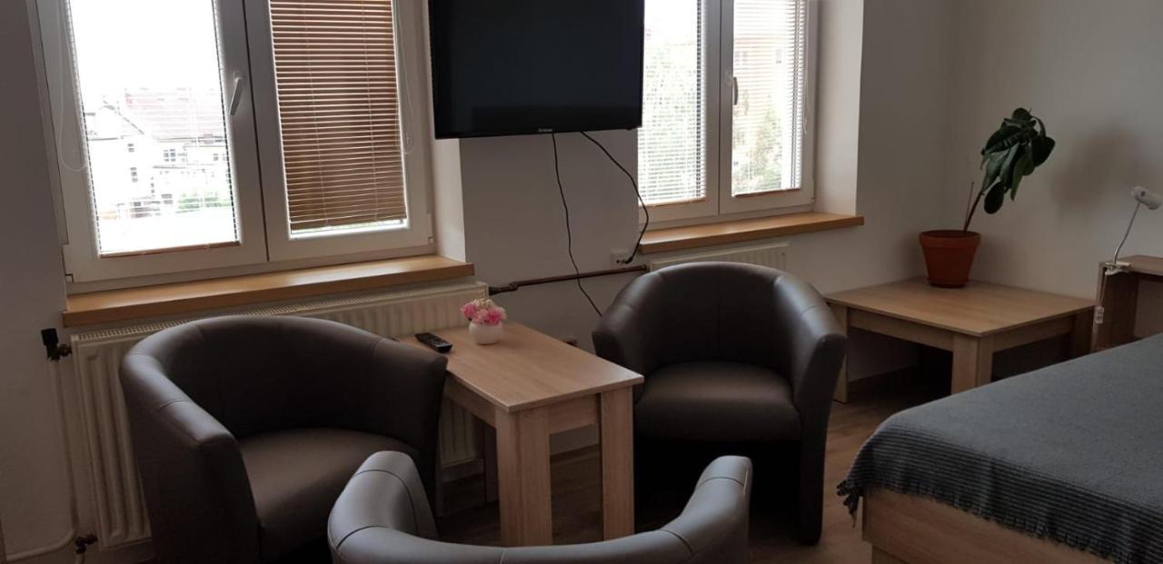 Penzion Mar Hradec Kralove Luaran gambar