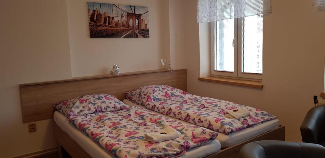 Penzion Mar Hradec Kralove Luaran gambar